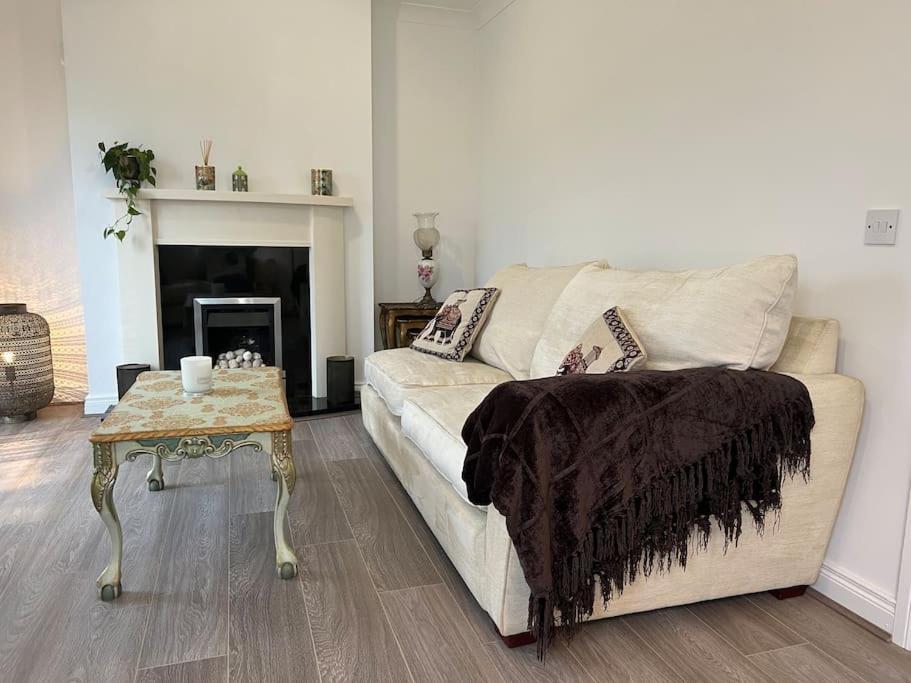 Cosy 2 Double Bed Apartment Swords Dış mekan fotoğraf